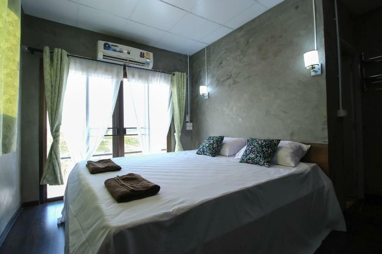 Falik Farm Stay Аюттхая Екстер'єр фото